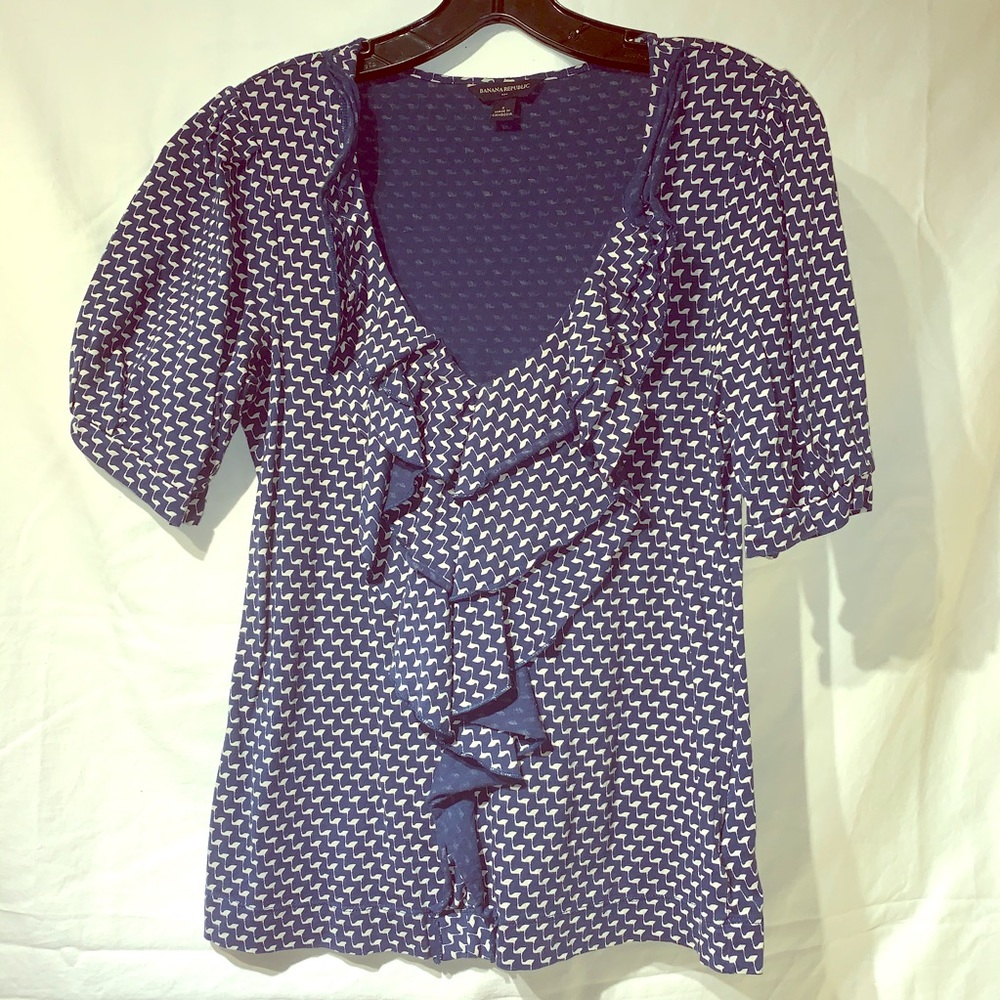 Banana Republic Feminine navy/white ruffled top